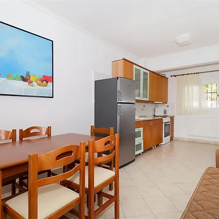 Victoria House 3 Bedrooms 12 Guests * Pefkochori