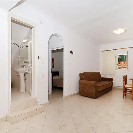Victoria House 3 Bedrooms 12 Guests Pefkochori