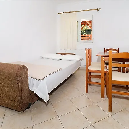 Victoria House 3 Bedrooms 12 Guests Hébergement de vacances Pefkochori