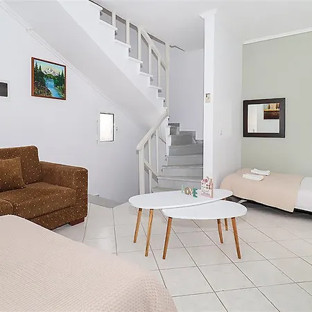 Hébergement de vacances Victoria House 3 Bedrooms 12 Guests