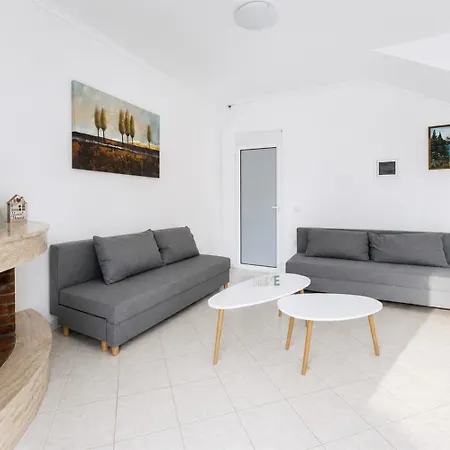 Ferienhaus Victoria House 3 Bedrooms 12 Guests