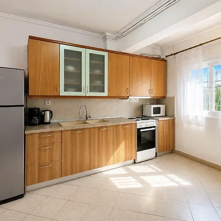 Victoria House 3 Bedrooms 12 Guests * Pefkochori