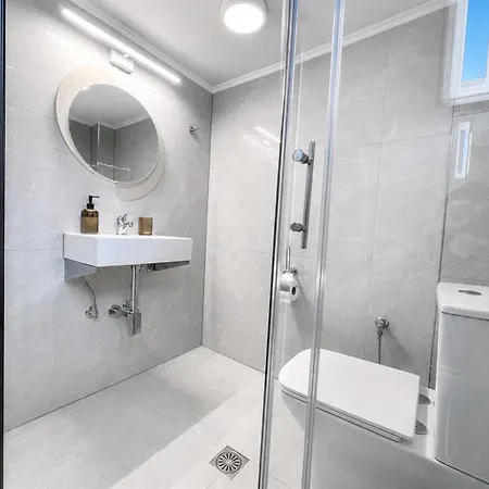 Victoria House 3 Bedrooms 12 Guests * Pefkochori
