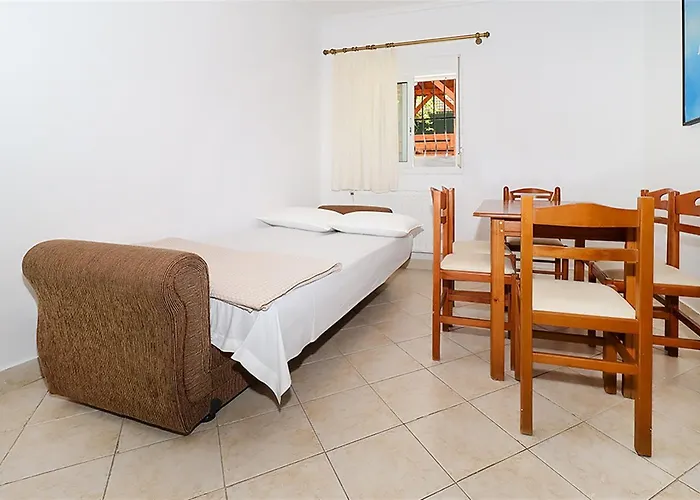 Victoria House 3 Bedrooms 12 Guests 度假居 佩科霍里